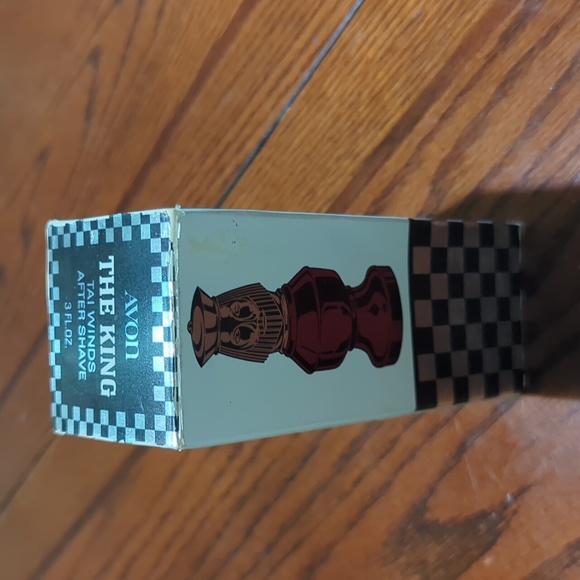 Avon Men's The King after shave bottle - Picture 2 of 3